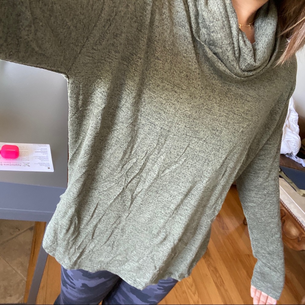 Army green light turtle neck sweater